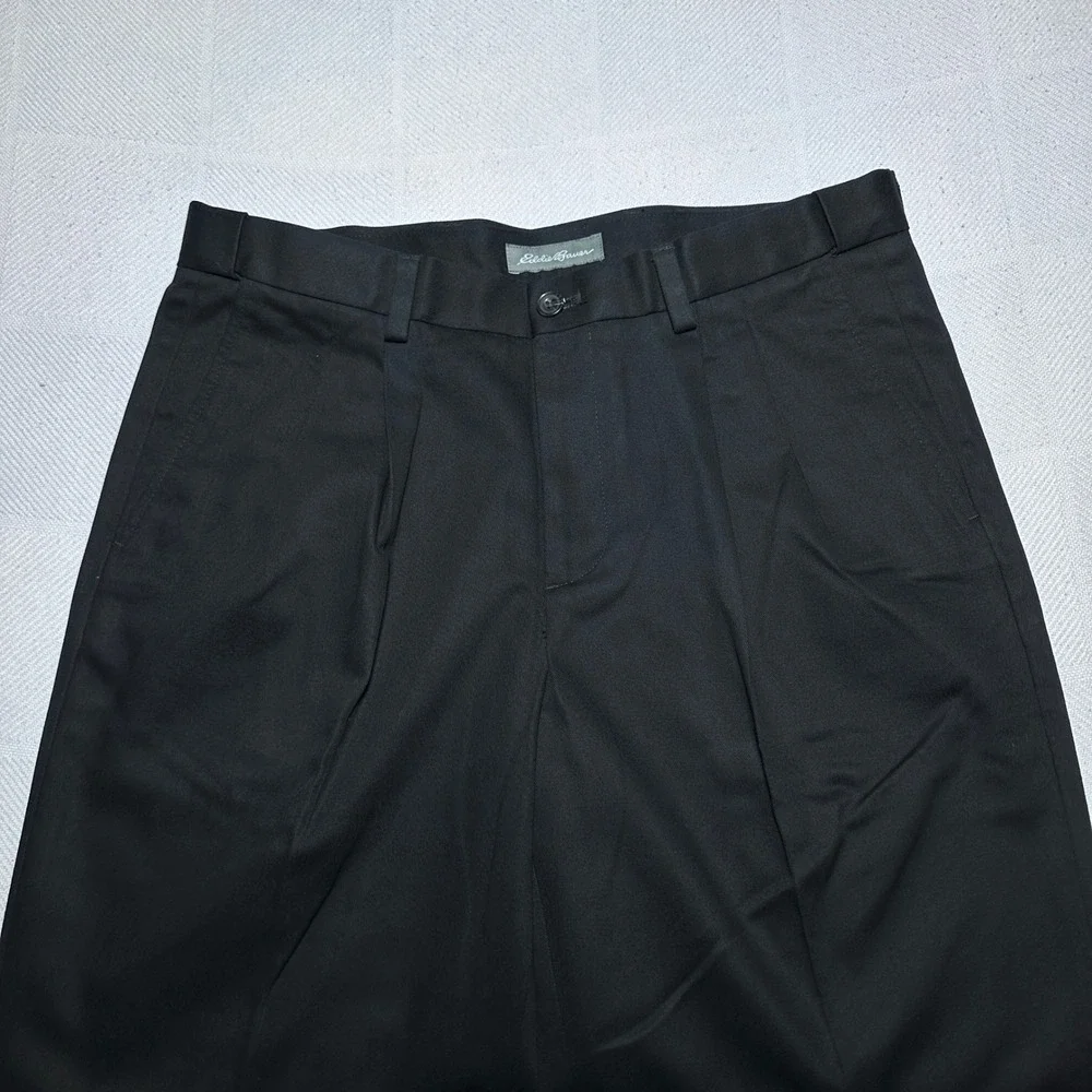 NEW Eddie Bauer Pleated Relaxed Chino Pants Mens 34x37 Wrinkle Free Black Casual
